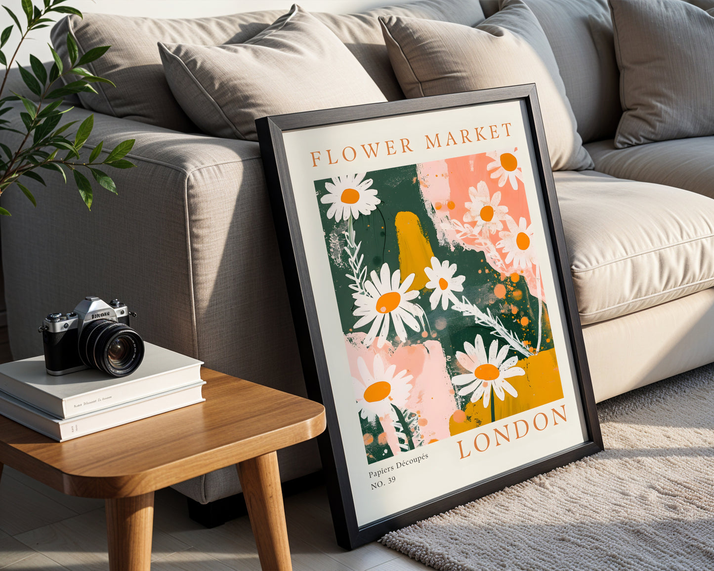London Flower Market Daisies Framed Poster – Framed Wall Art Poster - Image 1